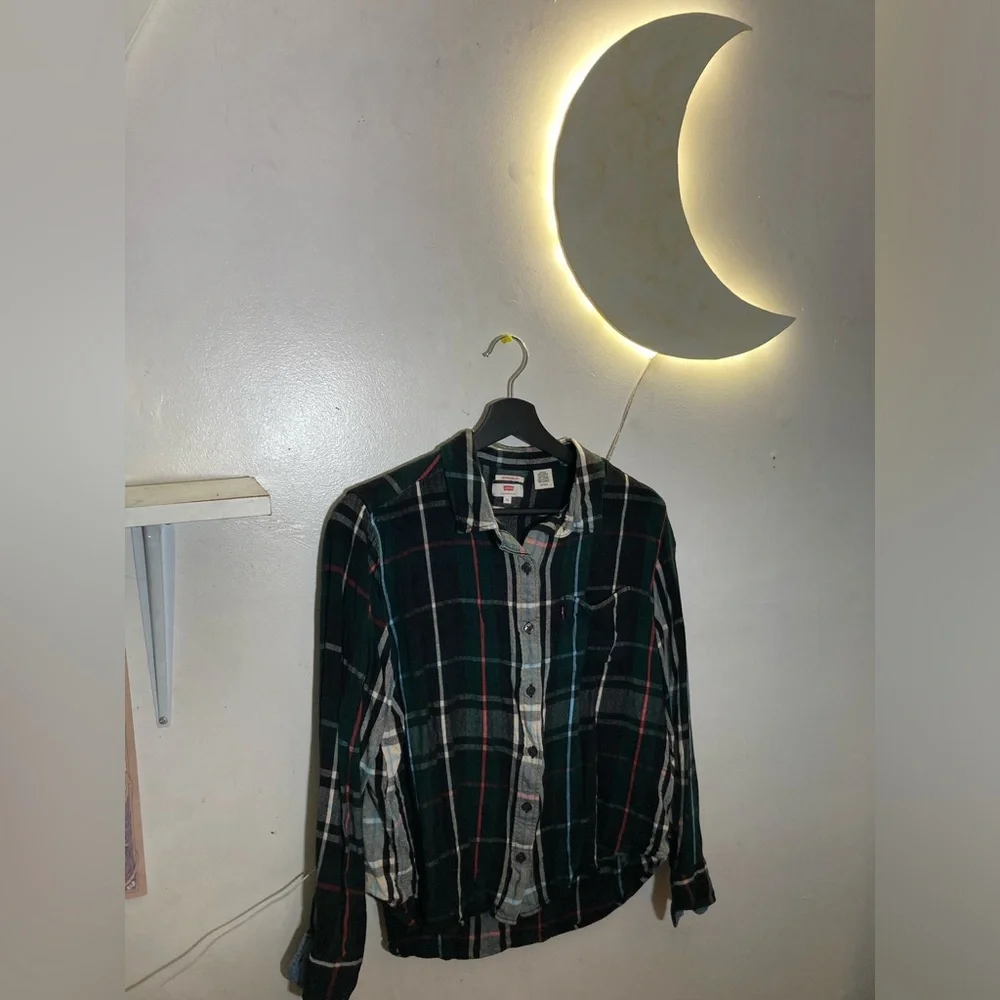 Levi’s plaid flannel extra large button down shirt green and white - Picture 4 of 4